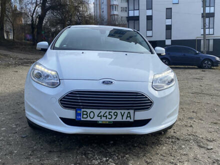 Белый Форд Фокус, объемом двигателя 0 л и пробегом 115 тыс. км за 7200 $, фото 1 на Automoto.ua