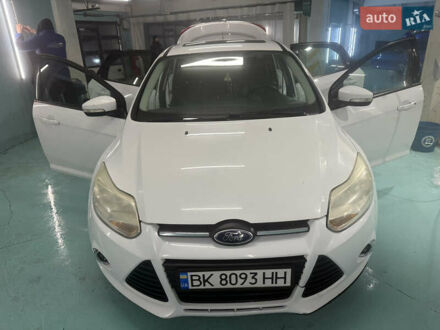 Белый Форд Фокус, объемом двигателя 2 л и пробегом 240 тыс. км за 6200 $, фото 1 на Automoto.ua