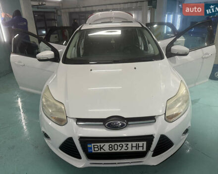 Белый Форд Фокус, объемом двигателя 2 л и пробегом 240 тыс. км за 6200 $, фото 1 на Automoto.ua
