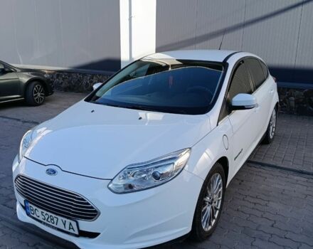 Белый Форд Фокус, объемом двигателя 0 л и пробегом 88 тыс. км за 7500 $, фото 1 на Automoto.ua