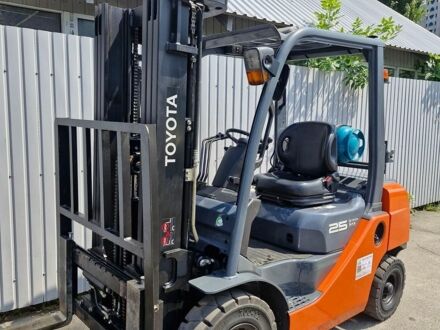Білий Форд Фокус, об'ємом двигуна 2 л та пробігом 300 тис. км за 5647 $, фото 1 на Automoto.ua