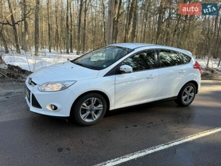 Белый Форд Фокус, объемом двигателя 2 л и пробегом 230 тыс. км за 8500 $, фото 1 на Automoto.ua