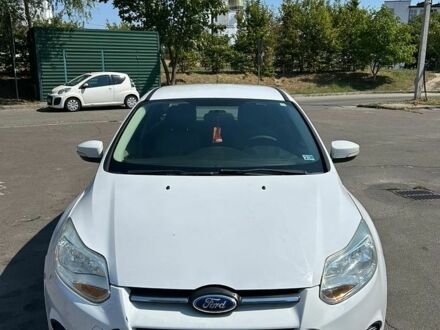 Білий Форд Фокус, об'ємом двигуна 2 л та пробігом 136 тис. км за 6500 $, фото 1 на Automoto.ua