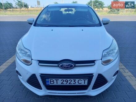 Білий Форд Фокус, об'ємом двигуна 2 л та пробігом 300 тис. км за 5900 $, фото 1 на Automoto.ua
