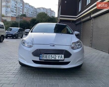 Белый Форд Фокус, объемом двигателя 0 л и пробегом 118 тыс. км за 6300 $, фото 1 на Automoto.ua