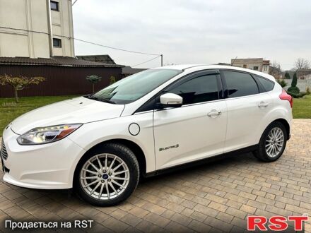 Білий Форд Фокус, об'ємом двигуна 0 л та пробігом 100 тис. км за 7900 $, фото 1 на Automoto.ua