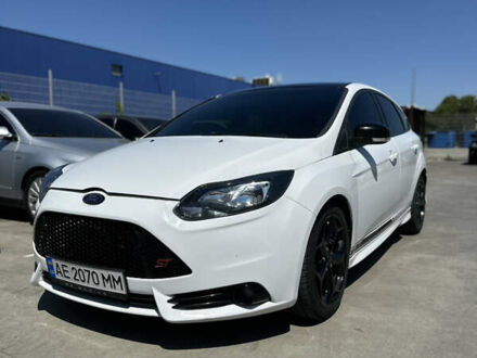 Форд Фокус 2014 в Запорожье на Automoto.ua Белый Форд Фокус, объемом двигателя 2 л и пробегом 162 тыс. км за 8100 $, фото 1 на Automoto.ua