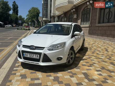 Форд Фокус 2014 в Херсоне на Automoto.ua Белый Форд Фокус, объемом двигателя 2 л и пробегом 346 тыс. км за 7400 $, фото 1 на Automoto.ua