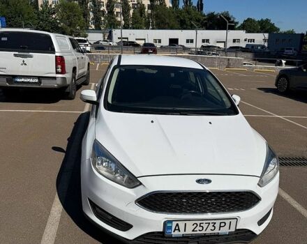 Белый Форд Фокус, объемом двигателя 1 л и пробегом 155 тыс. км за 5800 $, фото 1 на Automoto.ua