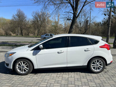 Білий Форд Фокус, об'ємом двигуна 2 л та пробігом 231 тис. км за 7700 $, фото 1 на Automoto.ua