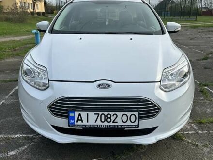 Форд Фокус 2015 у Вышгороде на Automoto.ua Білий Форд Фокус, об'ємом двигуна 0 л та пробігом 97 тис. км за 10700 $, фото 1 на Automoto.ua