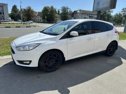 Белый Форд Фокус, объемом двигателя 1 л и пробегом 90 тыс. км за 7000 $, фото 1 на Automoto.ua
