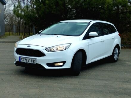 Белый Форд Фокус, объемом двигателя 1.6 л и пробегом 263 тыс. км за 7500 $, фото 1 на Automoto.ua