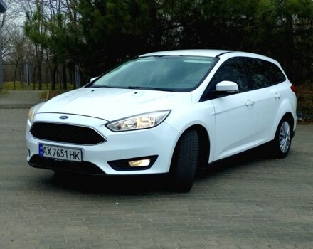 Белый Форд Фокус, объемом двигателя 1.6 л и пробегом 263 тыс. км за 7500 $, фото 1 на Automoto.ua