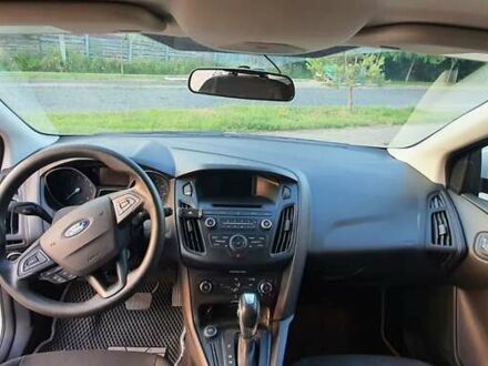 Форд Фокус 2015 в Гостомель на Automoto.ua Белый Форд Фокус, объемом двигателя 2 л и пробегом 181 тыс. км за 7650 $, фото 1 на Automoto.ua
