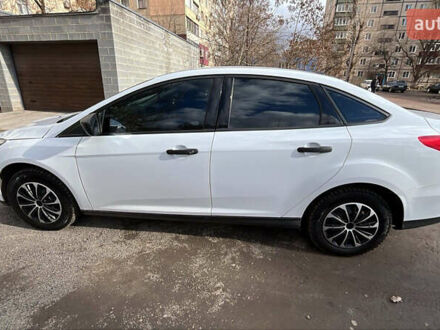 Форд Фокус 2015 в Кривом Роге на Automoto.ua Белый Форд Фокус, объемом двигателя 2 л и пробегом 161 тыс. км за 8300 $, фото 1 на Automoto.ua