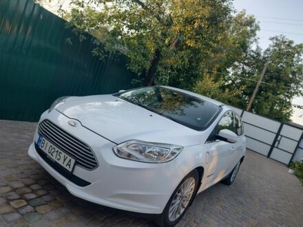 Білий Форд Фокус, об'ємом двигуна 0 л та пробігом 65 тис. км за 7999 $, фото 1 на Automoto.ua