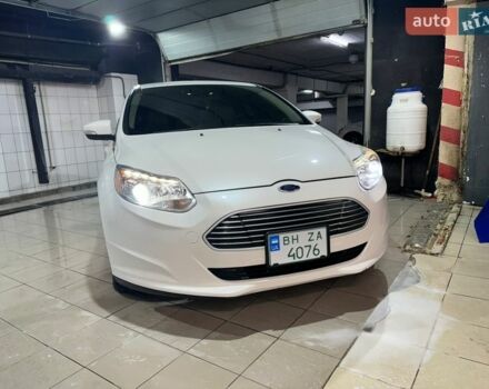 Білий Форд Фокус, об'ємом двигуна 0 л та пробігом 122 тис. км за 8500 $, фото 1 на Automoto.ua