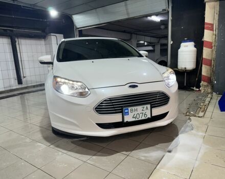 Белый Форд Фокус, объемом двигателя 0 л и пробегом 122 тыс. км за 8500 $, фото 1 на Automoto.ua