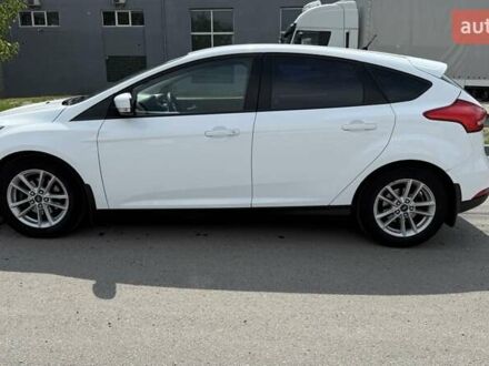 Форд Фокус 2016 у Чернівцях на Automoto.ua Білий Форд Фокус, об'ємом двигуна 1 л та пробігом 190 тис. км за 7600 $, фото 1 на Automoto.ua