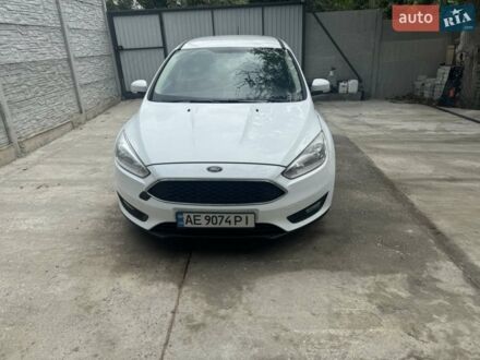 Белый Форд Фокус, объемом двигателя 1 л и пробегом 100 тыс. км за 5500 $, фото 1 на Automoto.ua