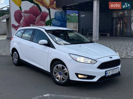 Форд Фокус 2016 в Киеве на Automoto.ua Белый Форд Фокус, объемом двигателя 1 л и пробегом 184 тыс. км за 5950 $, фото 1 на Automoto.ua