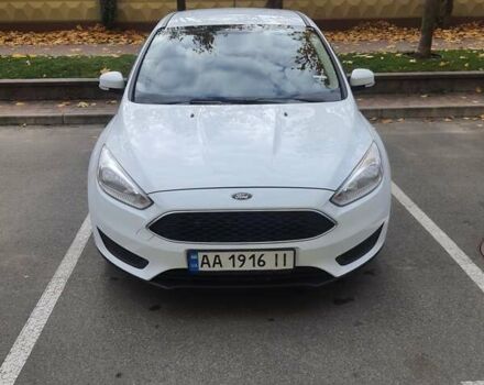 Белый Форд Фокус, объемом двигателя 1.6 л и пробегом 150 тыс. км за 8000 $, фото 1 на Automoto.ua