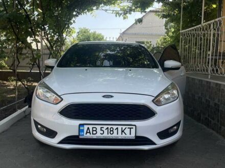 Білий Форд Фокус, об'ємом двигуна 2 л та пробігом 138 тис. км за 9500 $, фото 1 на Automoto.ua