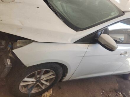 Білий Форд Фокус, об'ємом двигуна 2 л та пробігом 200 тис. км за 2500 $, фото 1 на Automoto.ua