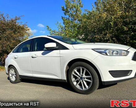 Білий Форд Фокус, об'ємом двигуна 2 л та пробігом 105 тис. км за 7400 $, фото 1 на Automoto.ua