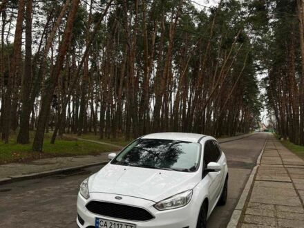 Белый Форд Фокус, объемом двигателя 1 л и пробегом 140 тыс. км за 8000 $, фото 1 на Automoto.ua