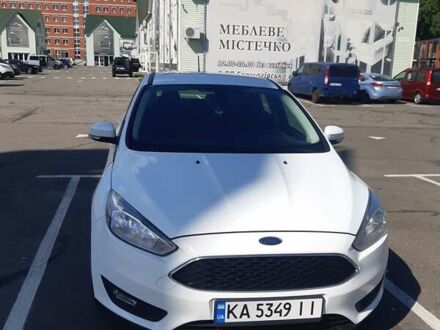 Форд Фокус 2017 в Киеве на Automoto.ua Белый Форд Фокус, объемом двигателя 1 л и пробегом 174 тыс. км за 7400 $, фото 1 на Automoto.ua