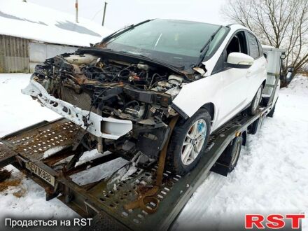 Белый Форд Фокус, объемом двигателя 2 л и пробегом 200 тыс. км за 3500 $, фото 1 на Automoto.ua