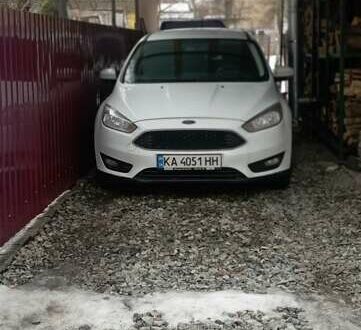 Белый Форд Фокус, объемом двигателя 1 л и пробегом 129 тыс. км за 8000 $, фото 1 на Automoto.ua