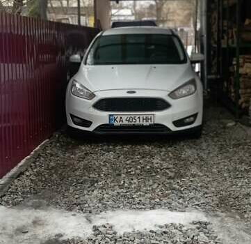 Белый Форд Фокус, объемом двигателя 1 л и пробегом 129 тыс. км за 8000 $, фото 1 на Automoto.ua