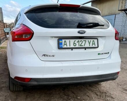 Белый Форд Фокус, объемом двигателя 0 л и пробегом 147 тыс. км за 8000 $, фото 1 на Automoto.ua