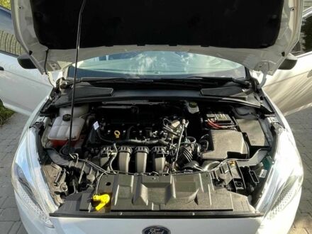 Білий Форд Фокус, об'ємом двигуна 2 л та пробігом 134 тис. км за 10000 $, фото 1 на Automoto.ua
