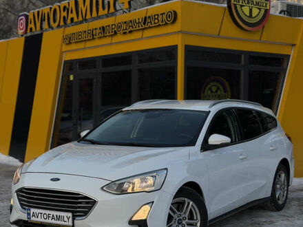 Белый Форд Фокус, объемом двигателя 1.5 л и пробегом 239 тыс. км за 11700 $, фото 1 на Automoto.ua