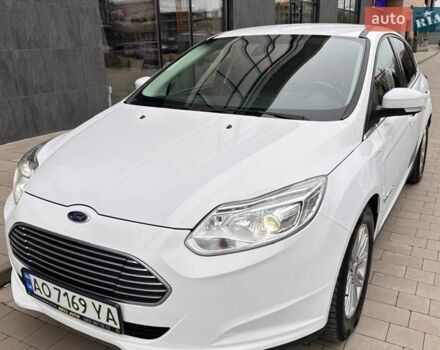Белый Форд Фокус, объемом двигателя 0 л и пробегом 136 тыс. км за 10700 $, фото 1 на Automoto.ua