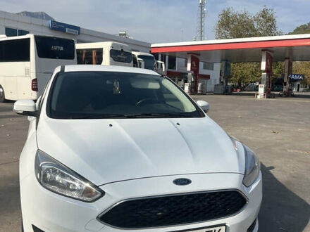 Белый Форд Фокус, объемом двигателя 1.6 л и пробегом 240 тыс. км за 6500 $, фото 1 на Automoto.ua