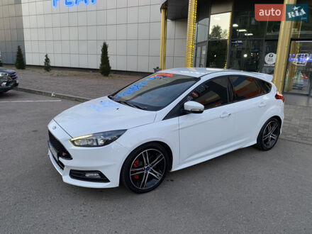 Белый Форд Фокус, объемом двигателя 2 л и пробегом 125 тыс. км за 11900 $, фото 1 на Automoto.ua