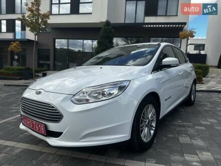 Белый Форд Фокус, объемом двигателя 0 л и пробегом 135 тыс. км за 12200 $, фото 1 на Automoto.ua