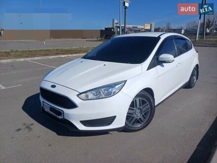 Форд Фокус 2018 у Києві на Automoto.ua Білий Форд Фокус, об'ємом двигуна 1.6 л та пробігом 123 тис. км за 10200 $, фото 1 на Automoto.ua