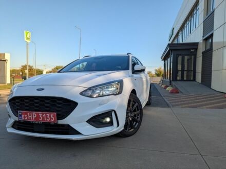 Белый Форд Фокус, объемом двигателя 1.5 л и пробегом 159 тыс. км за 15300 $, фото 1 на Automoto.ua