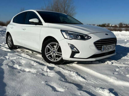 Білий Форд Фокус, об'ємом двигуна 1.5 л та пробігом 215 тис. км за 13500 $, фото 1 на Automoto.ua
