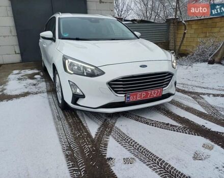 Белый Форд Фокус, объемом двигателя 1.5 л и пробегом 175 тыс. км за 12300 $, фото 1 на Automoto.ua