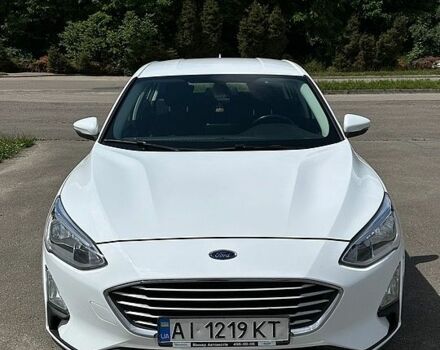 Белый Форд Фокус, объемом двигателя 1.5 л и пробегом 132 тыс. км за 12700 $, фото 1 на Automoto.ua