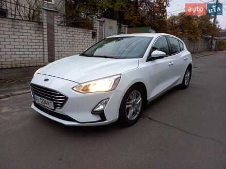 Белый Форд Фокус, объемом двигателя 1.5 л и пробегом 150 тыс. км за 13800 $, фото 1 на Automoto.ua