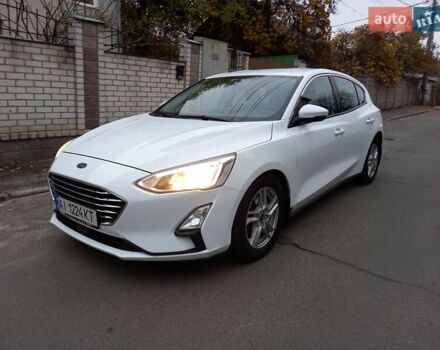Белый Форд Фокус, объемом двигателя 1.5 л и пробегом 150 тыс. км за 13800 $, фото 1 на Automoto.ua