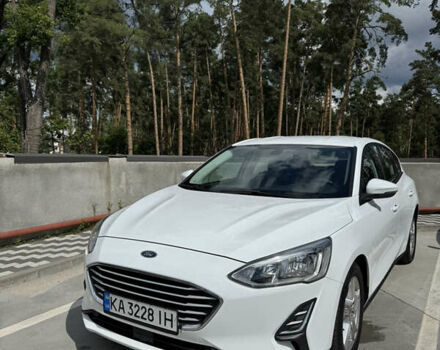 Белый Форд Фокус, объемом двигателя 1.5 л и пробегом 150 тыс. км за 12500 $, фото 1 на Automoto.ua